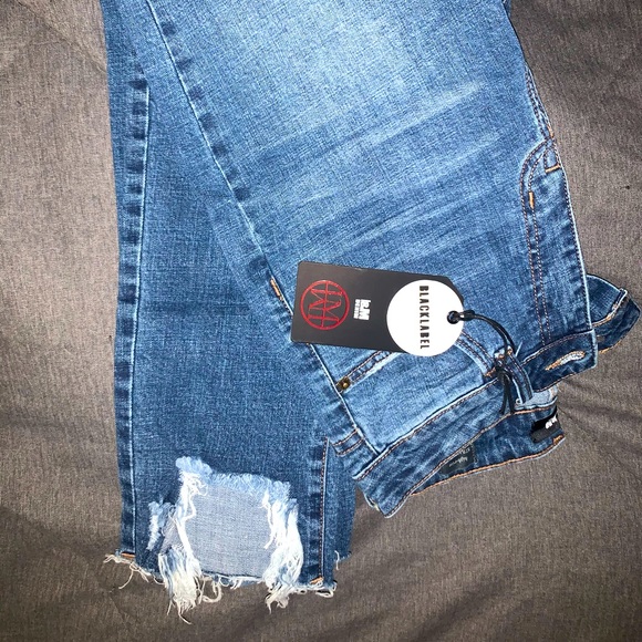 FASHION NOVA Erissa Distressed Hem Ankle Jeans - Picture 8 of 11